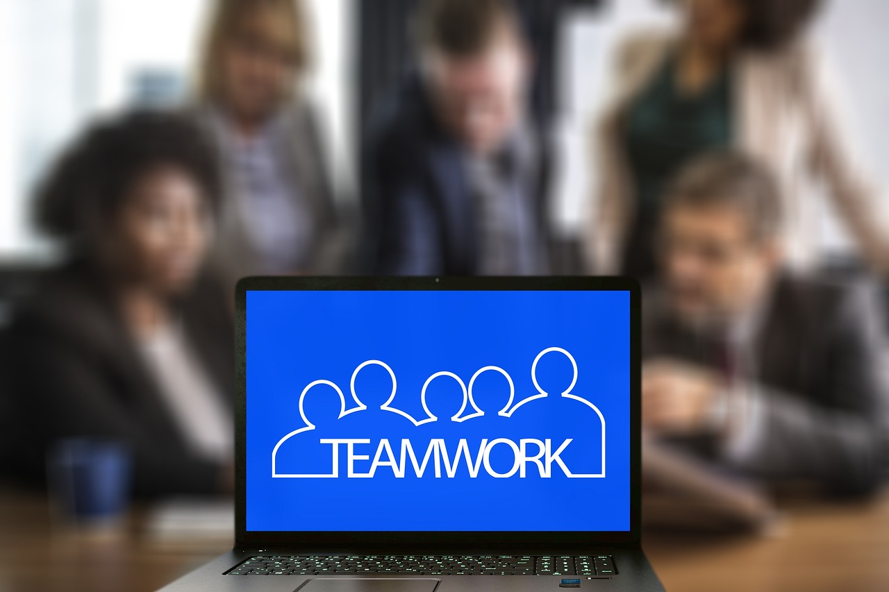 The Role of Effective Communication in Enhancing Team Productivity